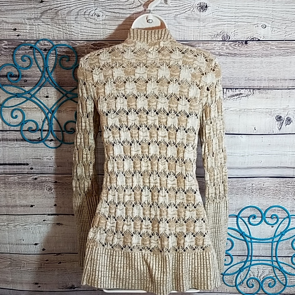 (SOLD ONMERC)Daytrip pretty  chrocet tunic sweater - Picture 5 of 5